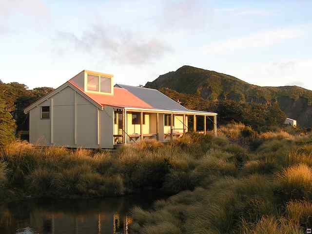 Ruahine - Sunrise Hut 025.jpg